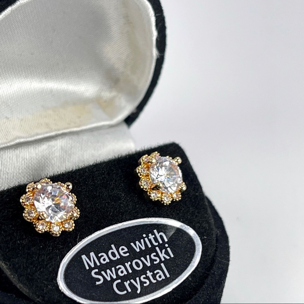 Swarovski Crystal Flower Halo Stud Earrings - Picture 1 of 9